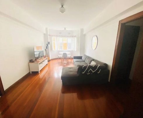 Elizabeth Bay - Photo 1