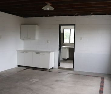 Family home with views galore. - Photo 1