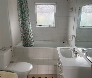 Nice and tidy great location - Photo 5