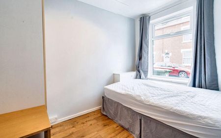 Mixed use to rent - Photo 3