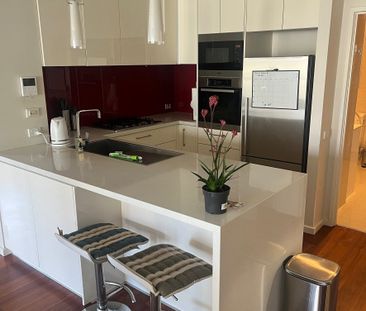 South Melbourne - Photo 6