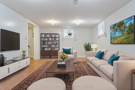 249 Southview Road #Lower - Photo 3