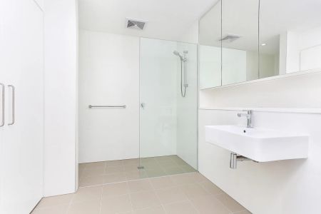 Architecturally-designed luxury apartment with a peaceful, leafy outlook | 1 Bedroom with Study - Photo 3