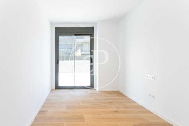 Brand new apartment for rent in Finestrelles - Photo 1