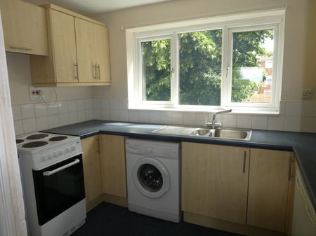 1 bedroom Flat - OSTERLEY CLOSE, STEVENAGE - Photo 4