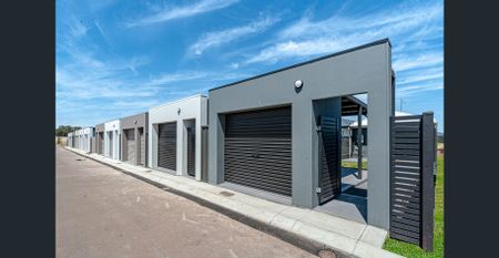 Modern Two-Bedroom Home Offering Comfort and Convenience! - Photo 2