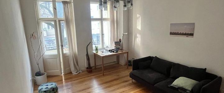 (Verfügbar) Möblierte 2-Zimmer-Zwischenmiete im Schillerkiez - Photo 1