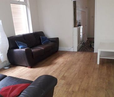 Room in a Shared House, Copperfield Grove, LS9 - Photo 1