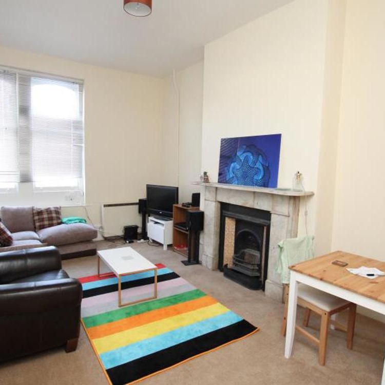 Superb location on Whiteladies Road with two good size bedrooms. - Photo 1