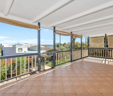 72 Fitchett St, Garran ACT 2605 - House For Rent | Domain - Photo 5