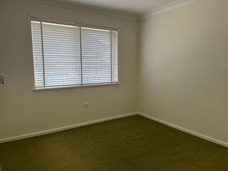 4 Queen Street, EAST TAMWORTH NSW 2340 - Photo 3