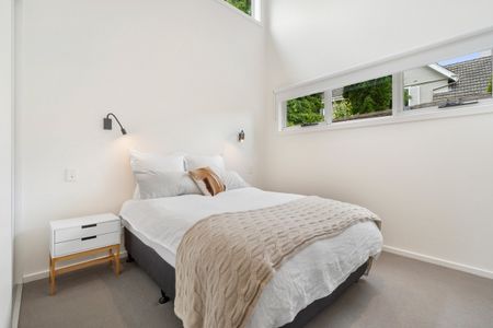 Fully Furnished Bright 2-Bedroom Home Plus Studio in Sandy Bay - Photo 5