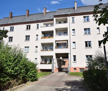 3 Zimmer • Balkon • Laminat • Tageslichtbad mit Wanne • Stellplatz ... - Foto 6