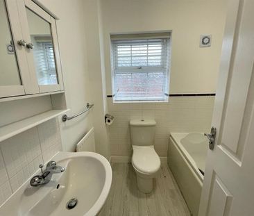 3 bedroom terraced house to rent - Photo 4