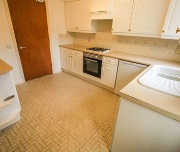 Bishop Close, Poole - Photo 6