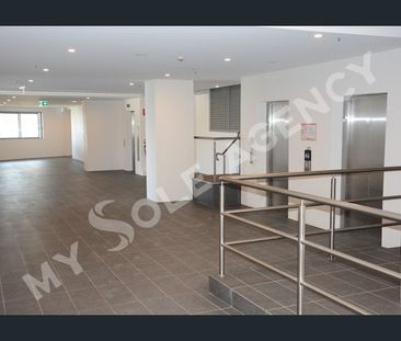 *USED AS TWO BEDROOMS* APARTMENT ONE BEDROOM + BIG STUDY ROOM - Photo 1