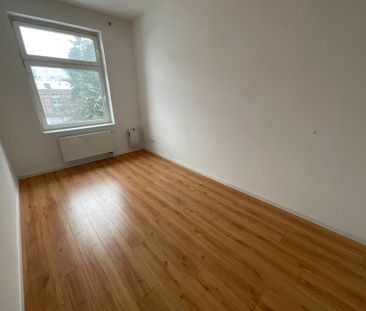 Moderner Grundriss mit geräumiger Wohnküche und Balkon - Foto 2