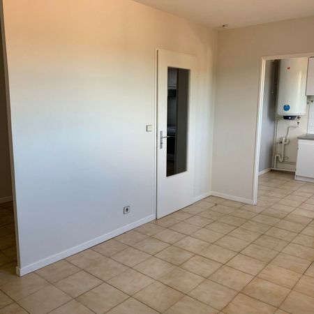 Location Appartement 1 pièce 35m² CAHORS 46000 - Photo 4