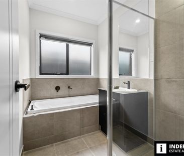 Stunning Home for Rent in the Serene Community of Strathtulloh! - Photo 3