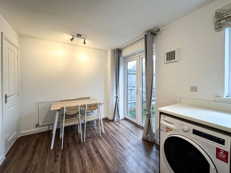 3 bedroom terraced house to rent - Photo 2