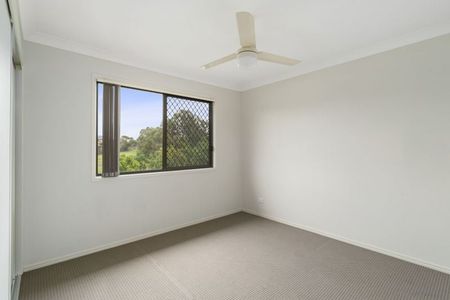 Spacious Four Bedroom Family Home - Photo 4