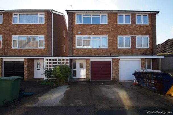 3 bedroom property to rent in Hemel Hempstead - Photo 1