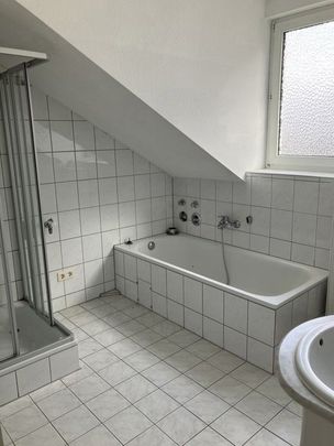 Schicke 4 Zimmerwohnung mit Tageslichtbad ohne Balkon - Foto 1