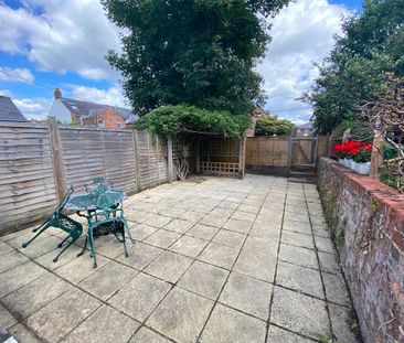 4 bedroom terraced house to rent - Photo 4