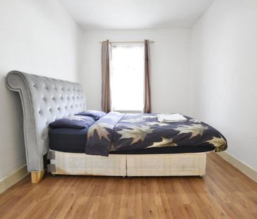4 bedroom terraced house to rent - Photo 5