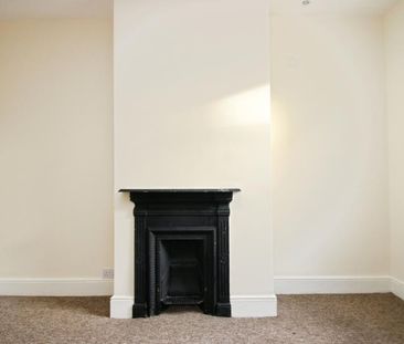4 bedroom terraced house to rent - Photo 3
