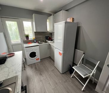 2 Bed Flat, College Road, HA3 - Photo 5