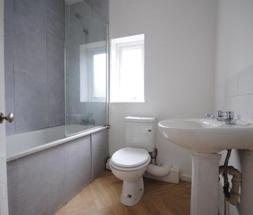 262 Donegall Avenue, Belfast, BT12 6LU - Photo 6