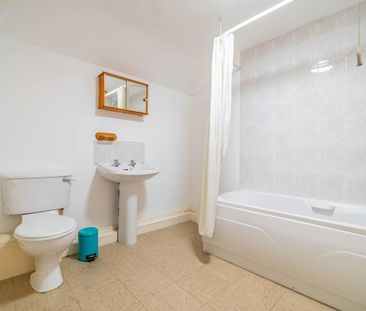 Flat 4, 24 Barbican Road - Photo 2