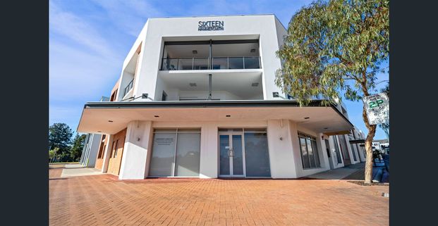 Quiet and Secure Apartment in Prime Location - Photo 1