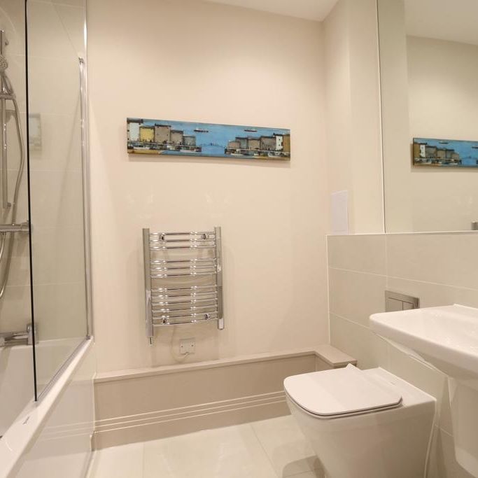 2 bedroom flat to rent - Photo 1