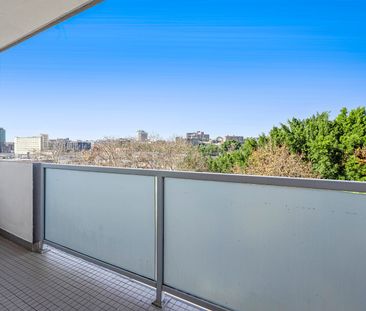 Good Sized One Bedroom Unit! - Photo 5