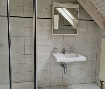 Living in the attic - Photo 3