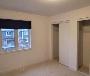 For Lease - 34 Silo Mews, Barrie, Ontario - Photo 5