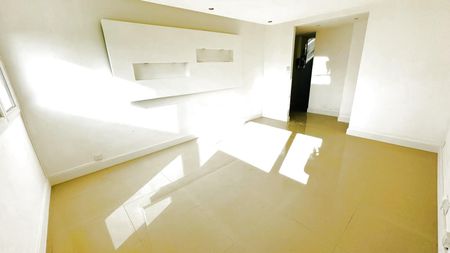 Location Appartement 3 pièces 62m² VILLENEUVE LES AVIGNON 30400 - Photo 2