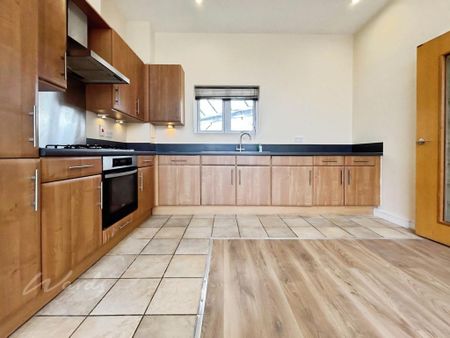 2 bedroom apartment to rent - Photo 4