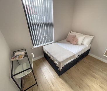 6 bedroom terraced house to rent - Photo 3