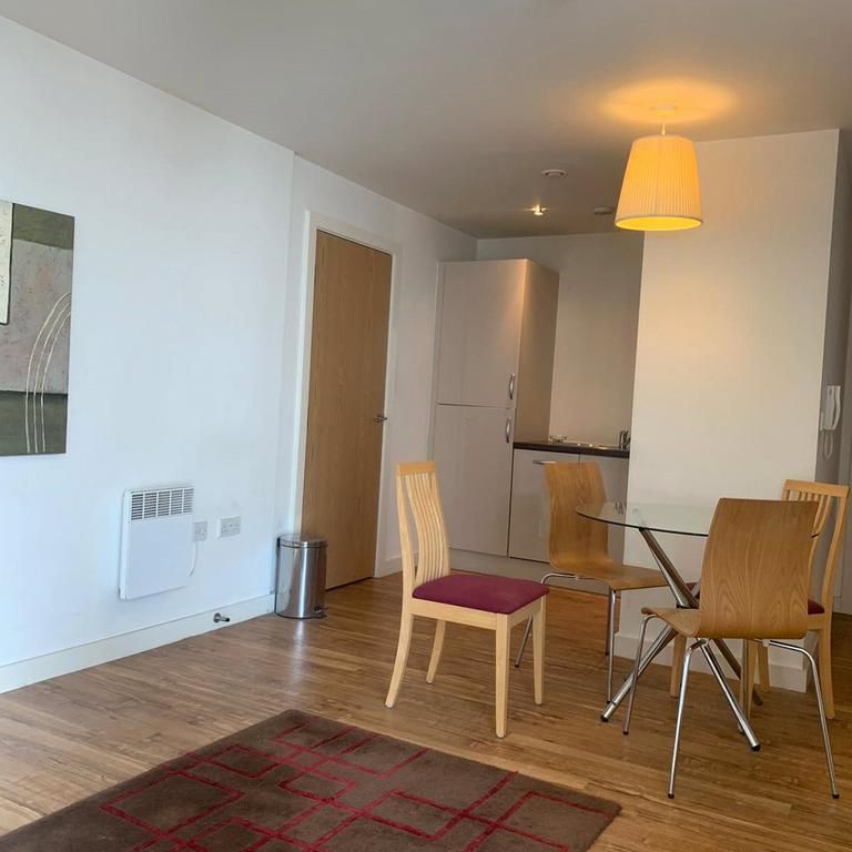 Studio to rent - Photo 1