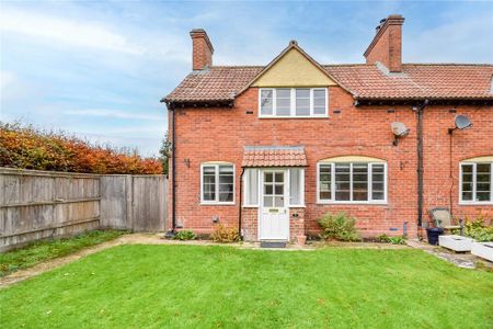 3 bedroom semi-detached house to rent - Photo 4