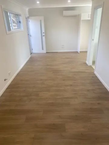 “BEAUTIFUL MORDERN GRANNYFLAT” - Photo 2