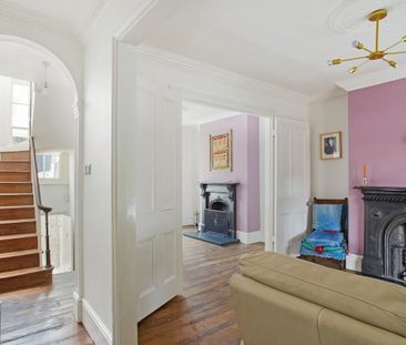 4 bedroom end of terrace house to rent - Photo 2