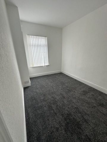 2 Bed Terraced House, Waltham Road, L6 - Photo 3