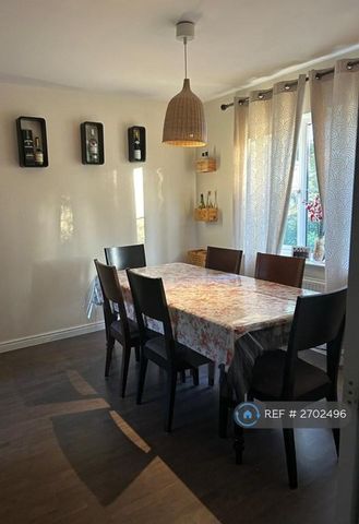 4 bedroom detached house to rent - Photo 3