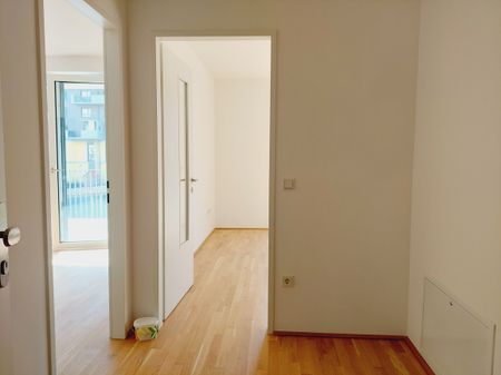 Helle 2-Zimmer-Wohnung mit Balkon & Loggia im Grünen – 22. Bezirk, Adelheid-Popp-Gasse - Photo 2