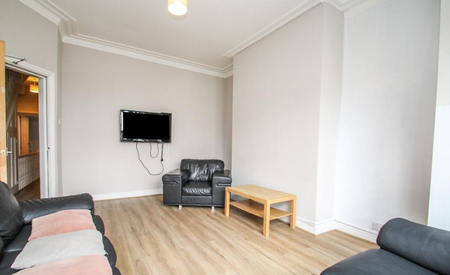 Lucas Street, Woodhouse, LS6 2JD, Leeds - Photo 2