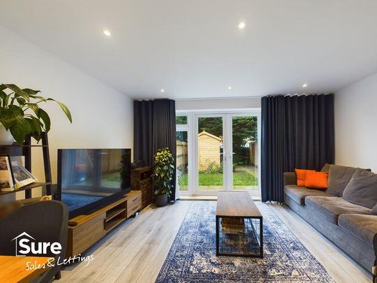 3 bedroom semi-detached house to rent - Photo 1